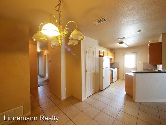 5th image of 3008 Dannen Ct Unit B