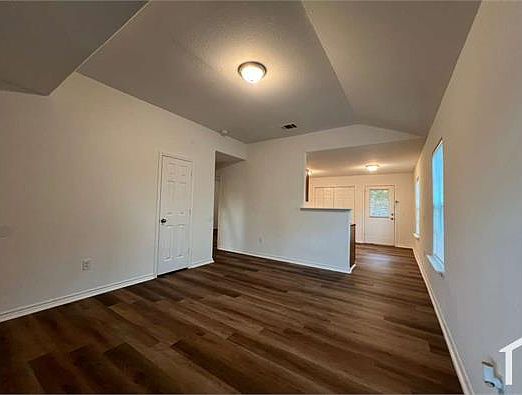 3rd image of 2448 Amarillo St