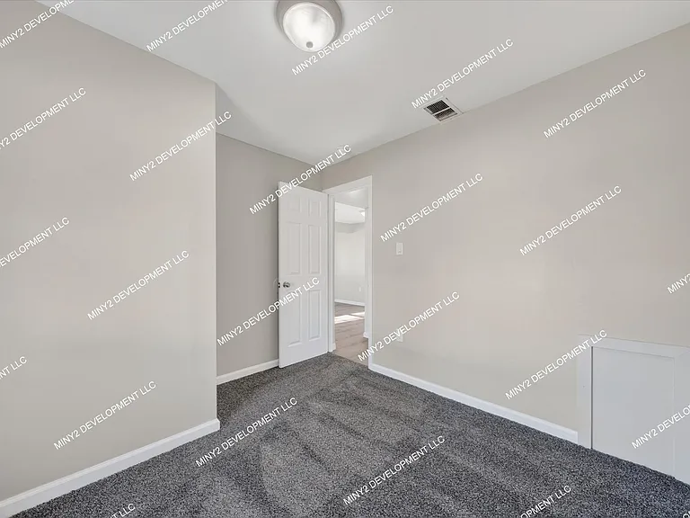 12862 Georgiana Ave — Photo 17