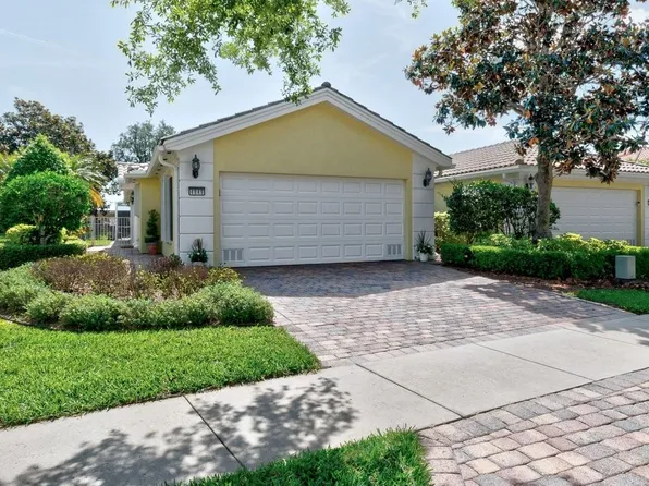 4949 Corsica Sq, Vero Beach, FL 32967