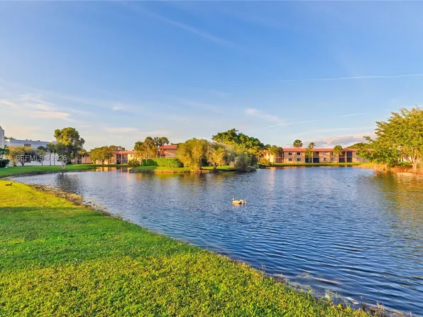 220 Lakeview Dr APT 113, Fort Lauderdale, FL 33326