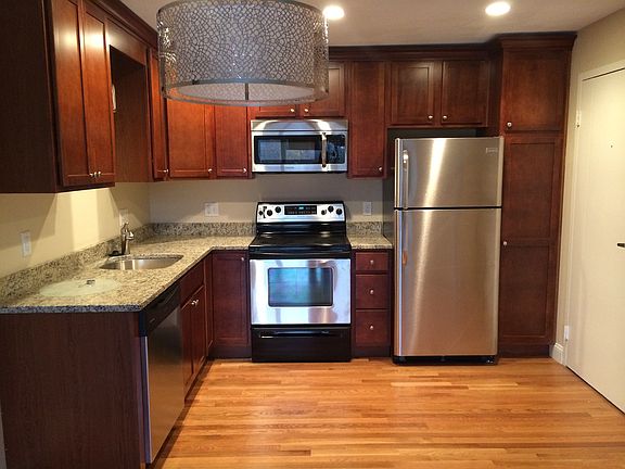 2nd image of 1105 Lexington St Unit 11-6