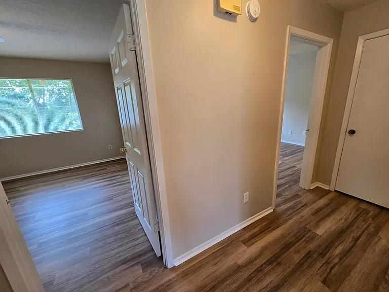 2615 Pecan Knoll St #B — Photo 7