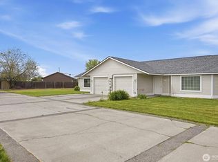 933 E Hill Ave, Moses Lake, WA 98837