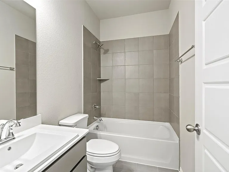 1515 Bridlepath Trl — Photo 17