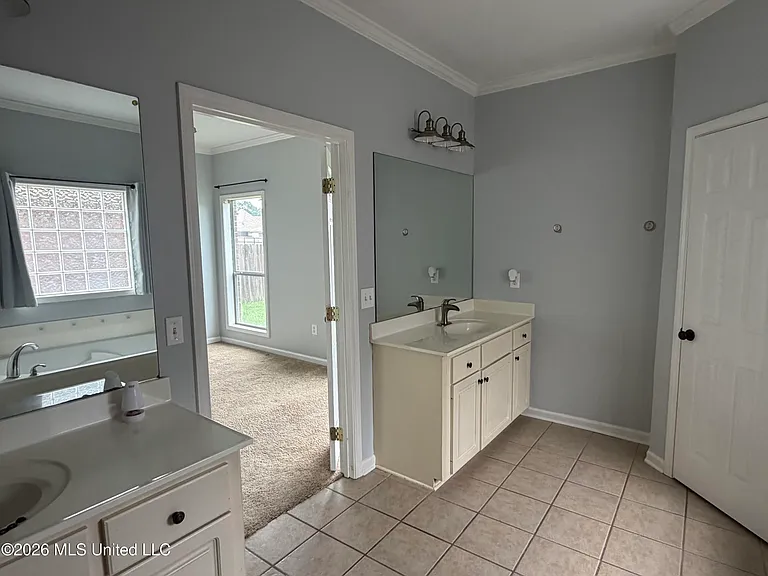 716 Hartwood Cv — Photo 10