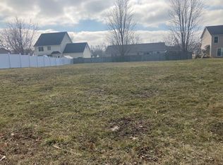 502 Newcastle Dr, Mackinaw, IL 61755