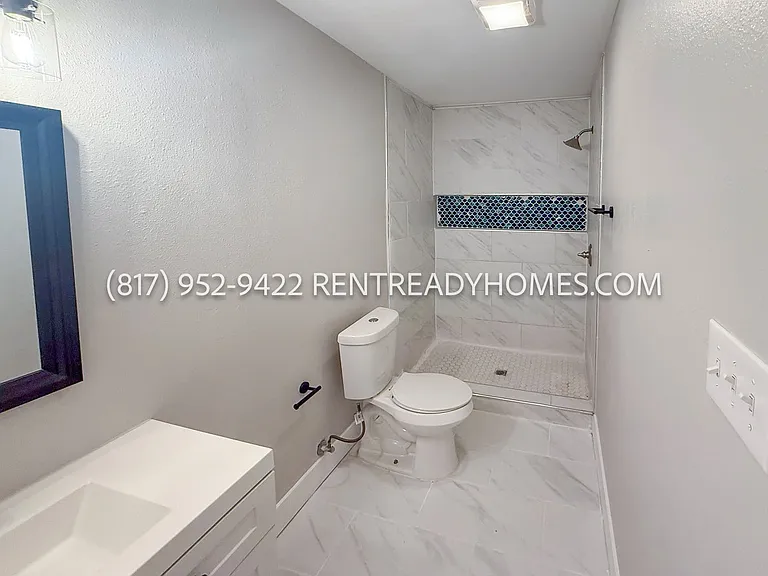 1824 Carver Ave — Photo 14