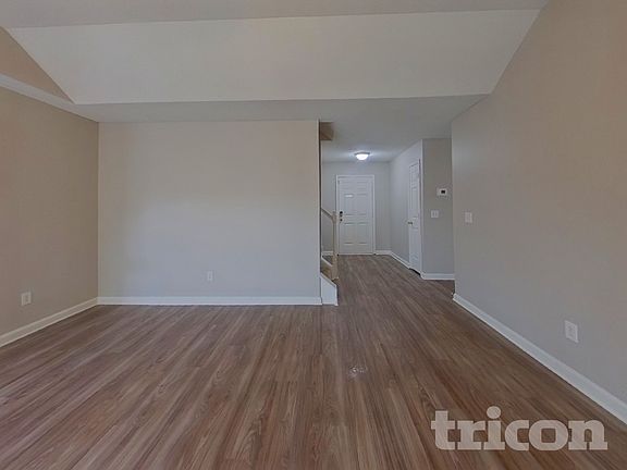 3rd image of 608 Cottontail Ct N