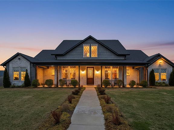 3rd image of 18157 Pepper Hills Dr