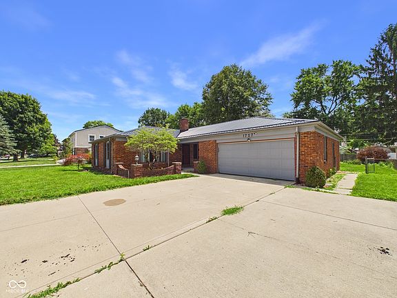 4th image of 1727 Oakwood Dr