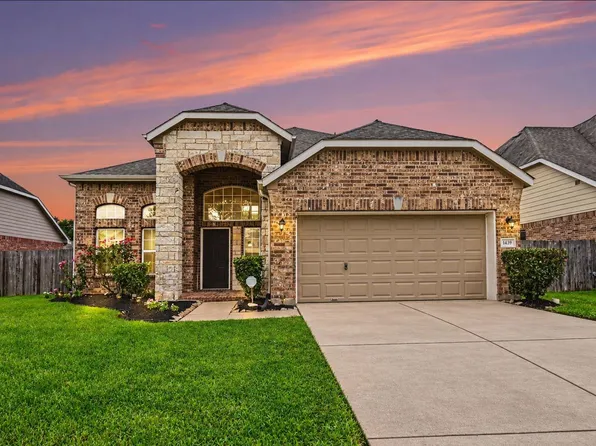 1439 Barras St, Alvin, TX 77511