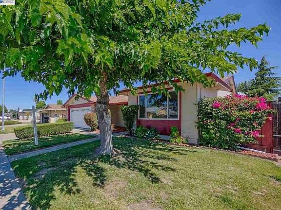 2nd image of 33882 Whitehead Ln