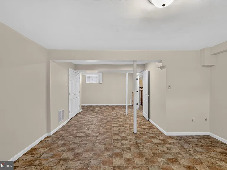 2931 Sunset Ln — Photo 35