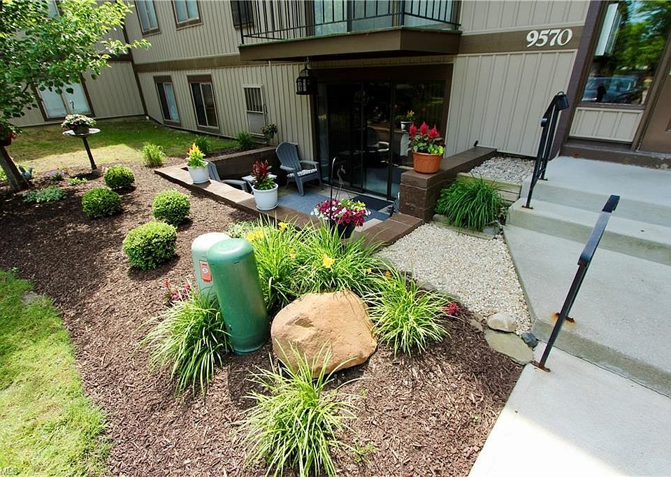 1st image of 9570 Cove Dr Unit E13