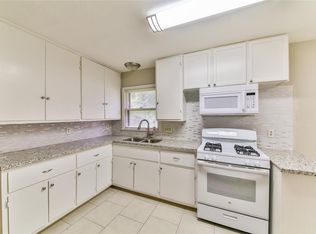 1911 Lenz St, La Marque, TX 77568