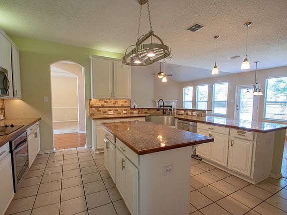 5th image of 1309 Rosebrook Dr
