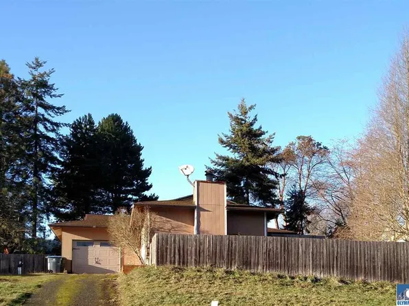 1220 S North St, Port Angeles, WA 98363