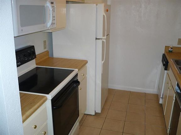 4th image of 2818 S Bartell Dr APT 8