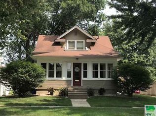 1114 Central Ave SE, Le Mars, IA 51031