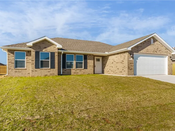 916 S Green Heron Ln, Siloam Springs, AR 72761