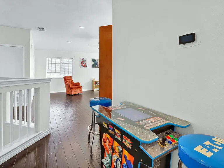 2147 Redwoods Crst — Photo 6