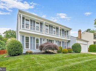 6034 Burnside Landing Dr, Burke, VA 22015