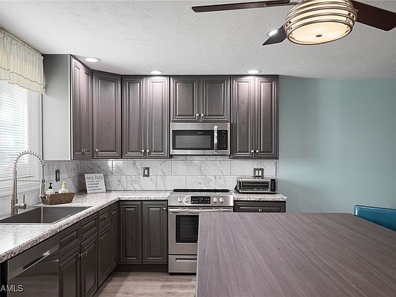 4th image of 3864 Royal Palm Dr