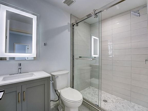 3rd image of 1116 E Berks St #201F