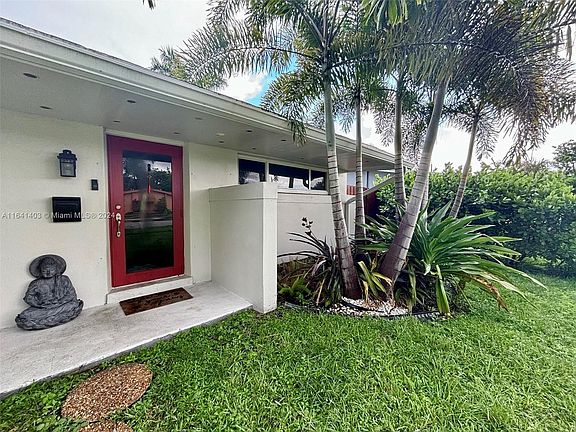 5th image of 7461 NW 21st Ct