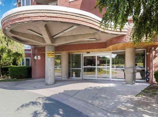 45 Vimy Ave #420, Halifax, NS B3M 4C5