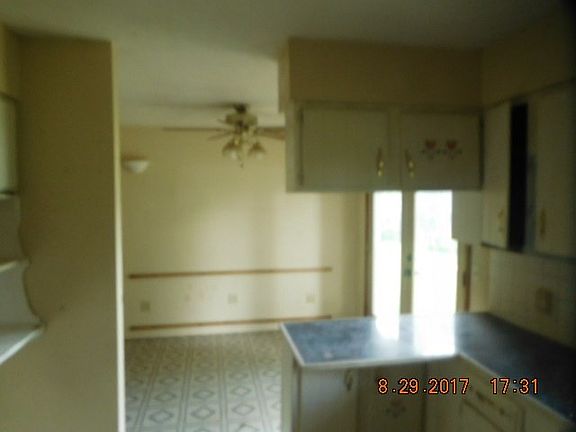 5th image of 382 Wiles Ln