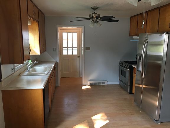 5th image of 1008 S High St