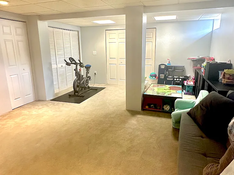 28 Evergreen Ave #28 — Photo 13