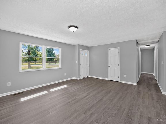 3rd image of 2598 McHenry Rd
