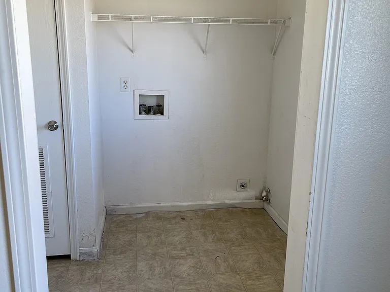 76 Jennifer Cir — Photo 6