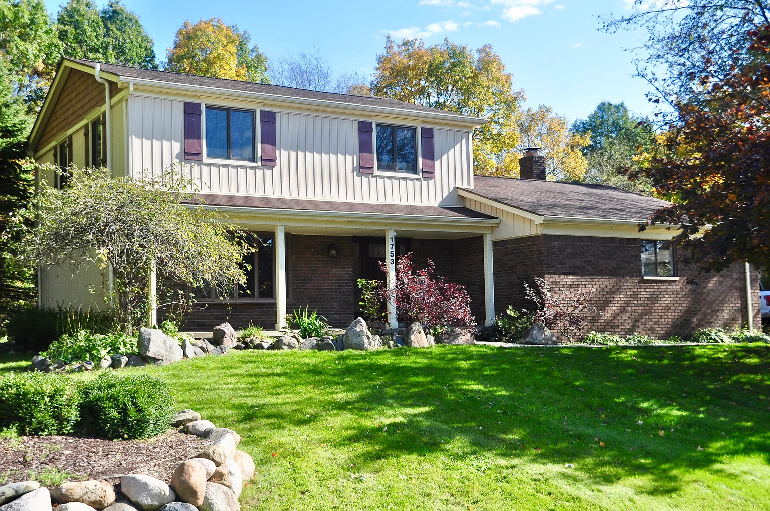 1753 Milford Hts photo 1