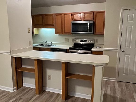 4th image of 704 Glendale Dr APT K