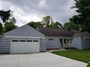 18469 Worthington Park Dr, Strongsville, OH 44136