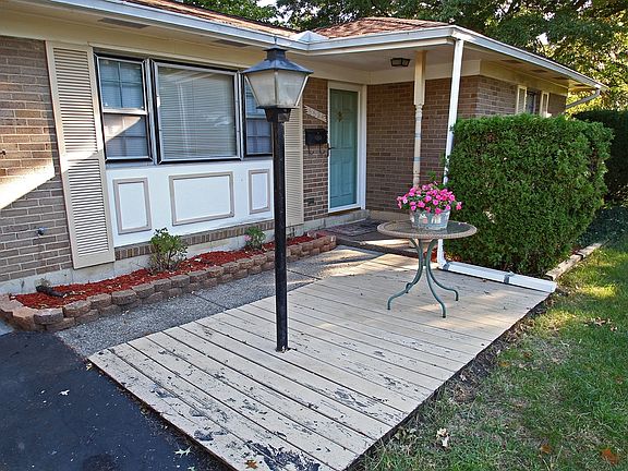 4th image of 6624 Carriage Ln