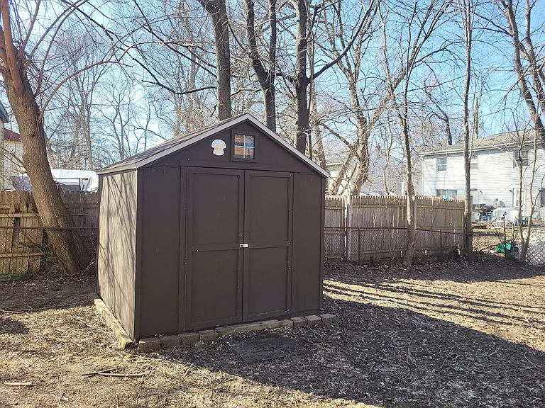 2310 Deerfield Ct — Photo 2