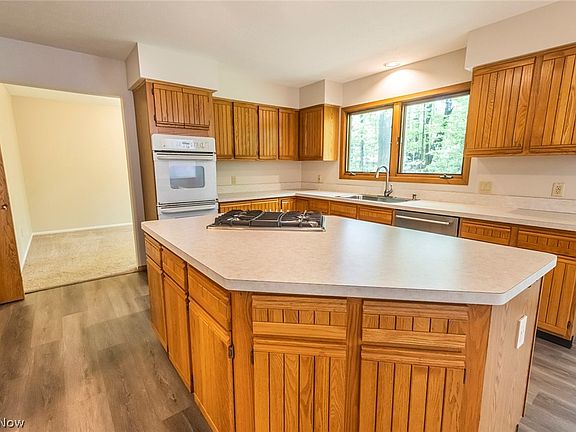 4th image of 8320 Pebble Creek Ct