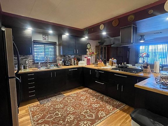 5th image of 320 San Domingo Dr