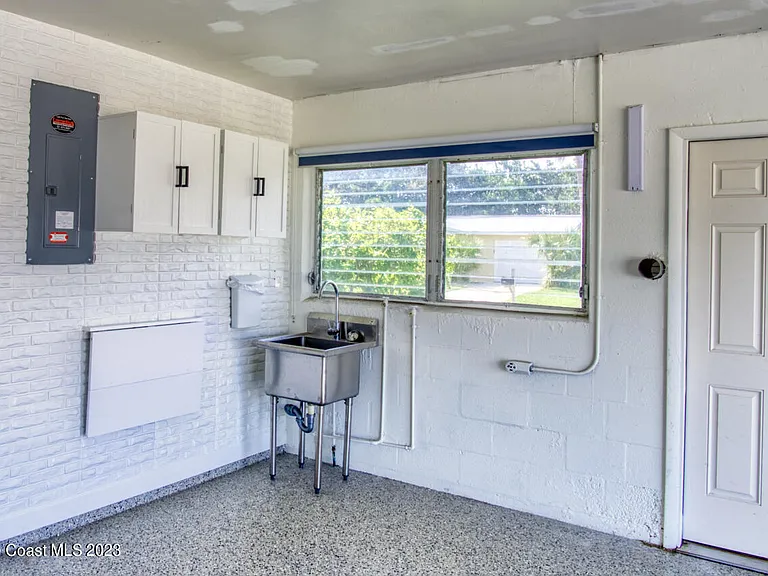 455 Laurel Ct — Photo 25