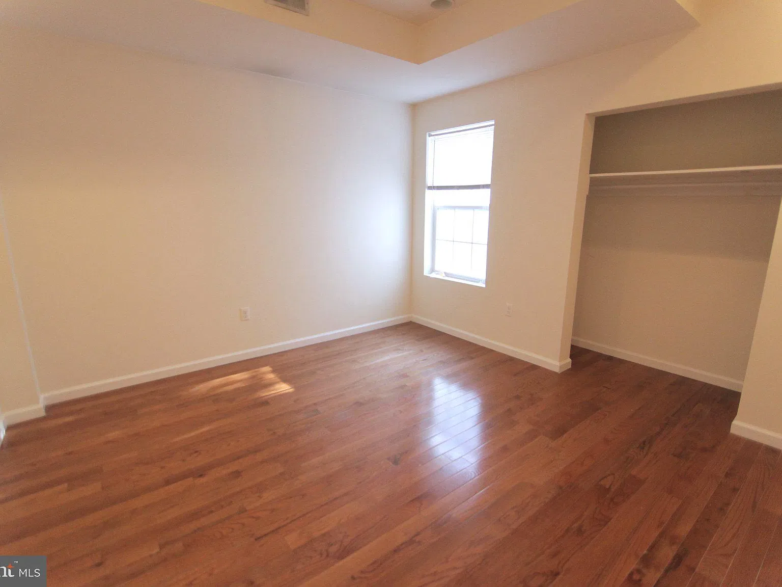 6 bed, 4.0 bath, 2283 sqft, $3,750 — Photo 3