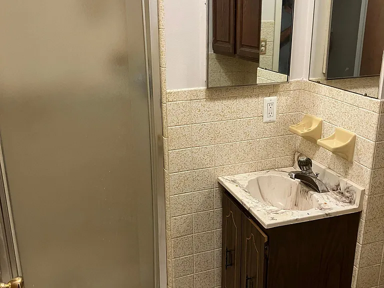 8440 Doncaster Dr — Photo 18