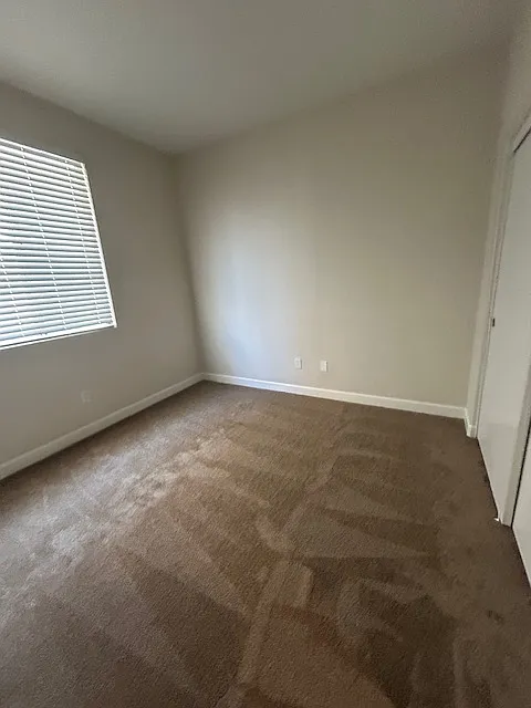 4 bed, 2176 sqft, $3,200 — Photo 4