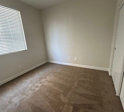 4th image of 27040 Featherhill Dr
