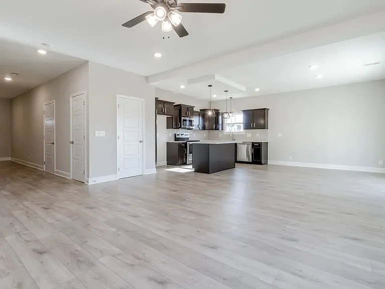 205 Notgrass Rd — Photo 4