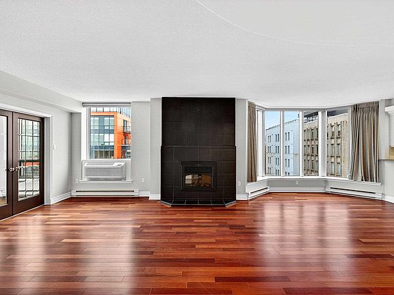 4th image of 1465 Brenton St #1101